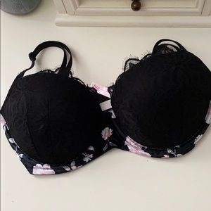 Vs pink push up bra barley worn